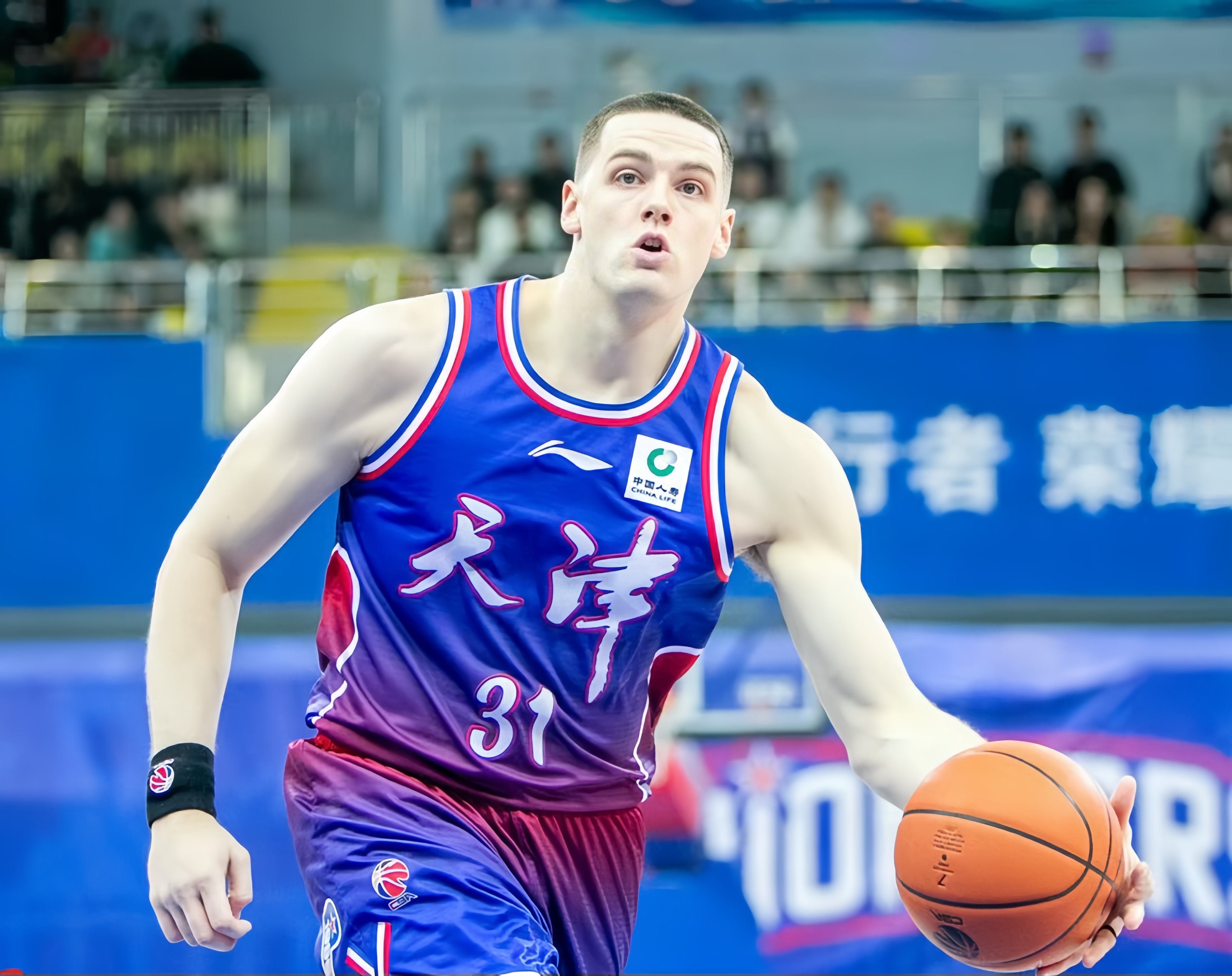 冲刺阶段突围战来临;法兰克福围绕CBA常规赛篮板制胜;管理层满意;赛季目标并未改变(詹姆斯通知团队备战新赛季) 冲刺阶段突围战来临;法兰克福围绕CBA常规赛篮板制胜;管理层满意;赛季目标并未改变(詹姆斯通知团队备战新赛季)